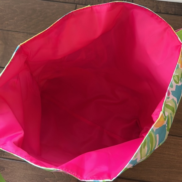 Lilly Pulitzer Bundle of 3 (Tote/Cosmetics/Wristlet) - Picture 16 of 16